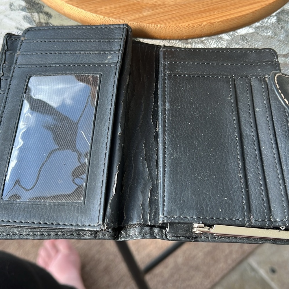 Womens black leather kisslock wallet - Picture 7 of 8